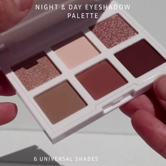 Lithe Beauty Night & Day Eyeshadow Palette - Picture 3 of 8